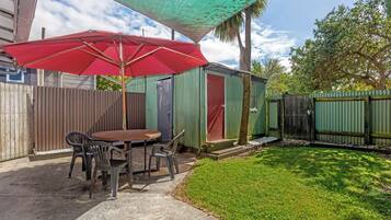 Unit 20: Two-bedroom cottage | Terrace/patio