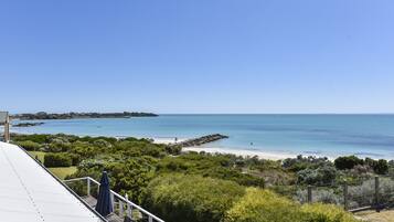 Luxury House, 4 Bedrooms, Sea View, Beachfront | Beach/ocean view