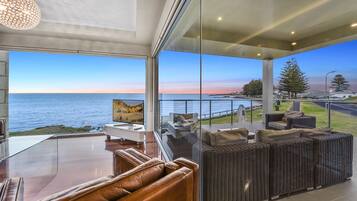 Luxury House, 4 Bedrooms, Beach View, Beachfront | Porch