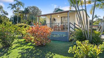 Standard One Bedroom Cabin | Terrace/patio
