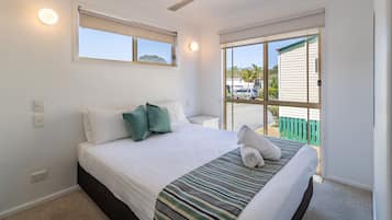 Caja de seguridad en la habitación, wifi gratis y ropa de cama