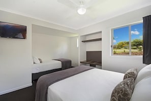 Standard Room, Non Smoking, Kitchen | Premium bedding, soundproofing, iron/ironing board, free WiFi