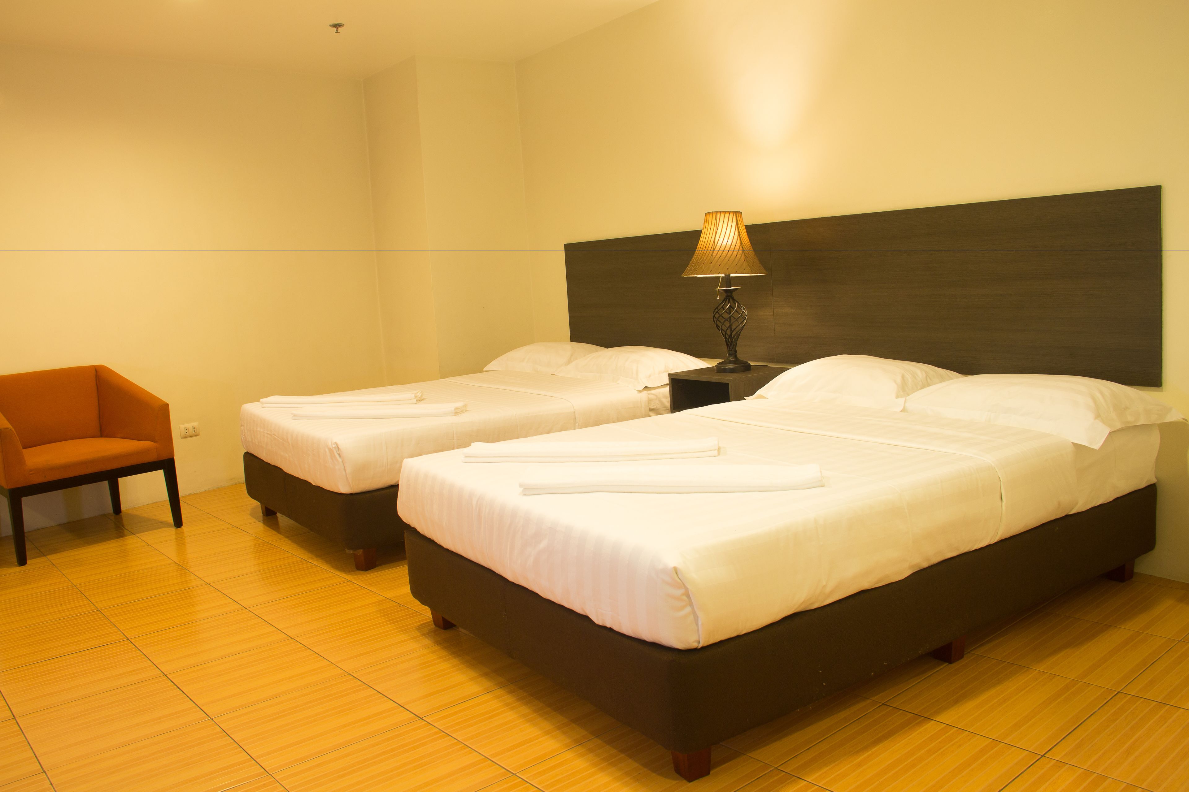 family room, non smoking | free wifi