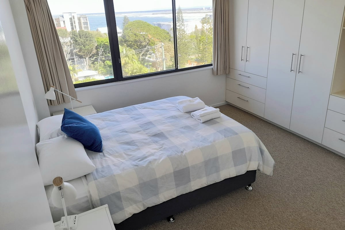 3 Bedroom Ocean View Apt-2 Queen 1 Double | 3 bilik tidur, dihias secara berasingan