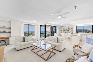 Living area - Burgess @ Kings Beach Apartments (Kings Beach)