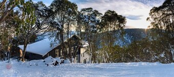 Attunga Alpine Lodge and Apartments