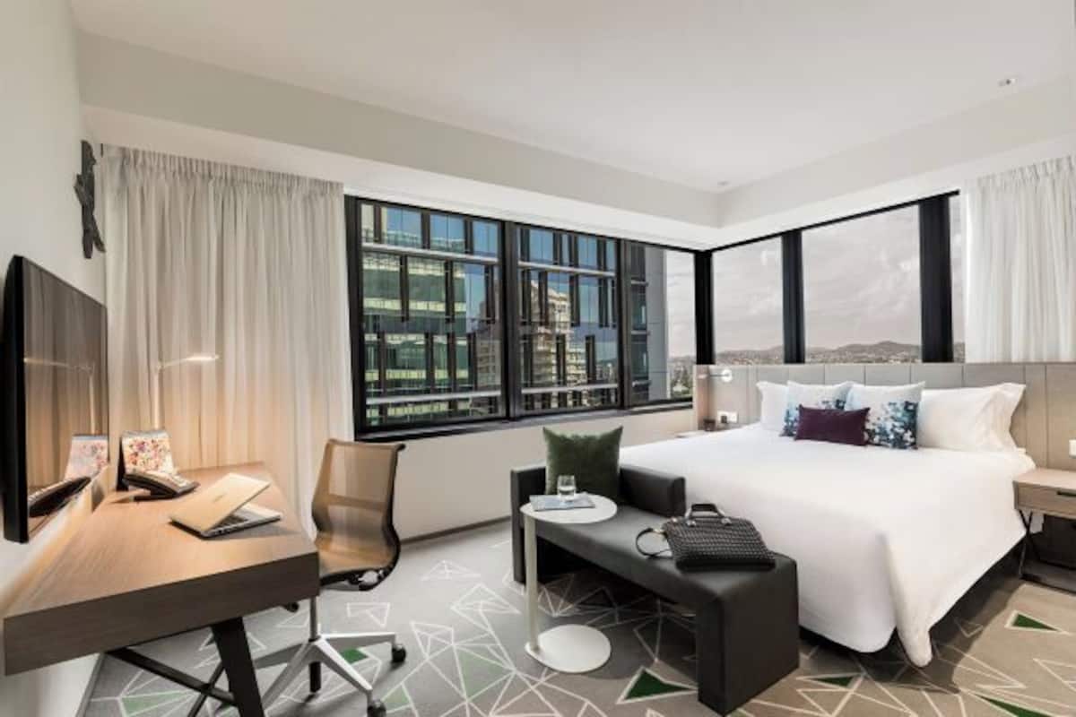Premium bedding, pillowtop beds, in-room safe, desk