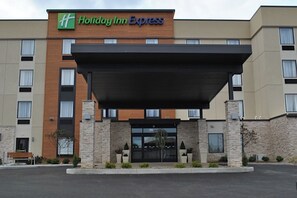Exterior - Holiday Inn Express Salem by IHG (Salem)