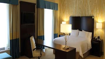 King, Studio, 1 King Bed, Non Smoking | Desk, laptop workspace, blackout curtains, iron/ironing board