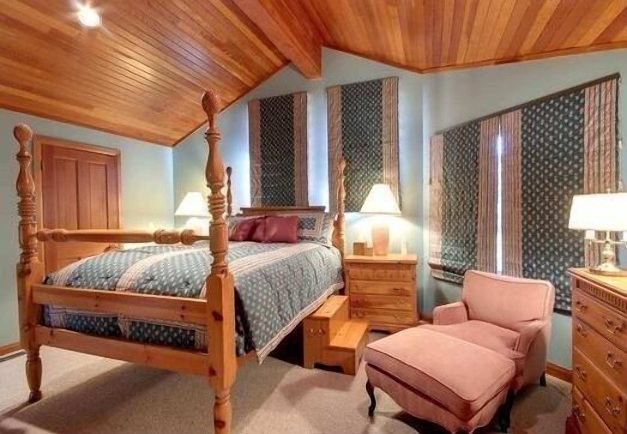 Condo, 3 Bedrooms, Hot Tub | 3 bedrooms, free WiFi