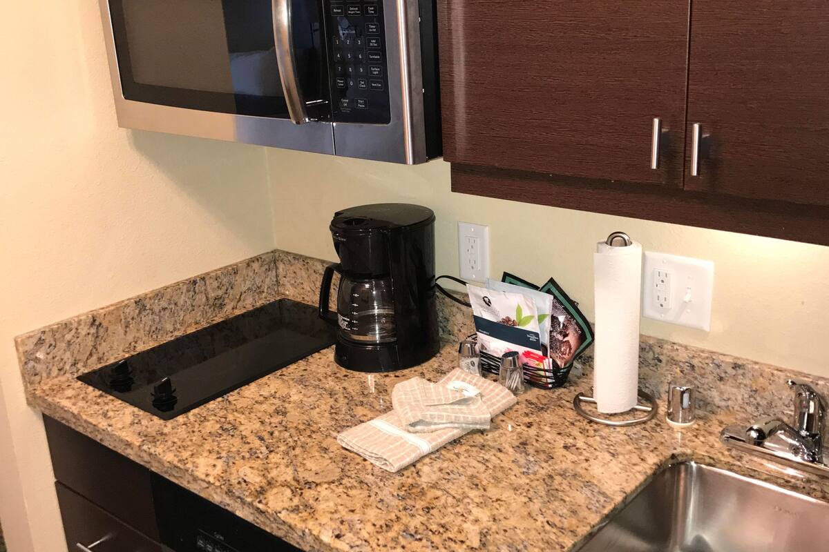 fridge, microwave, stovetop, dishwasher