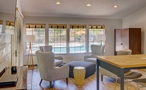 บริเวณนั่งเล่นที่ล็อบบี้