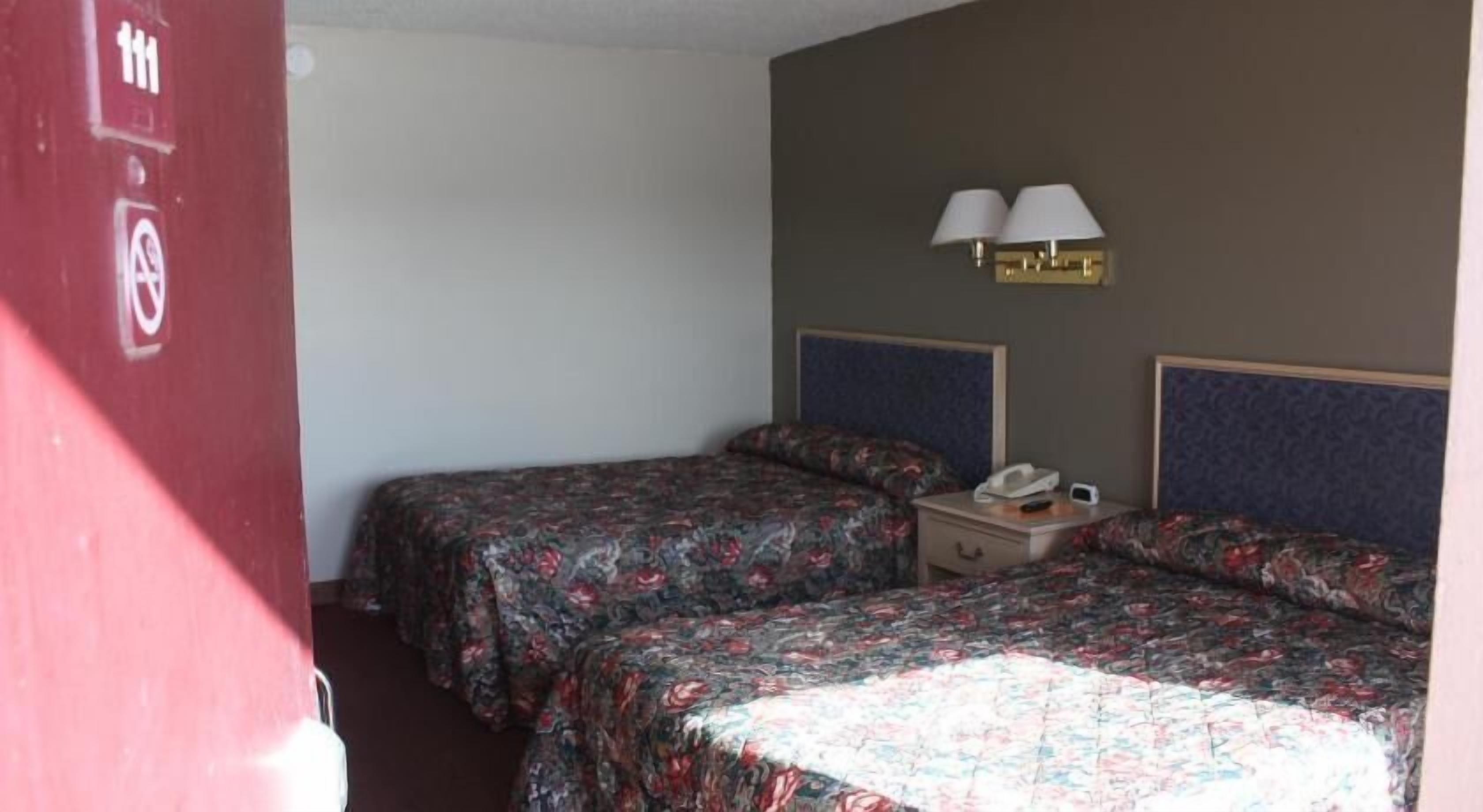 1 chambre, minibar, bureau, fer et planche à repasser