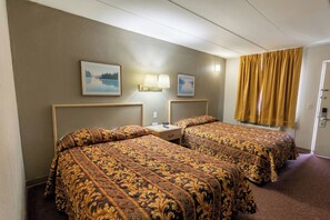 ห้องพัก, เตียงใหญ่ 2 เตียง, ปลอดบุหรี่ | 1 ห้องนอน, มินิบาร์, โต๊ะทำงาน, เตารีด/โต๊ะรีดผ้า