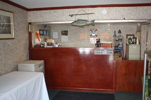Lobby - Lake Erie Lodge (Curtice)