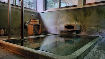 Main Building Japanese Style Suite Room,Non smoking | Bathroom | Combined shower/tub, spring water tub, free toiletries, hair dryer