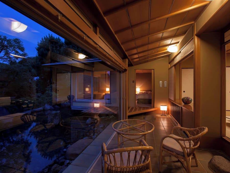 Minibar, coffres-forts dans les chambres, Wi-Fi gratuit, draps fournis