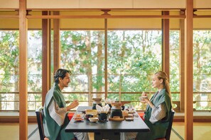 Aperto a colazione e cena, cucina giapponese