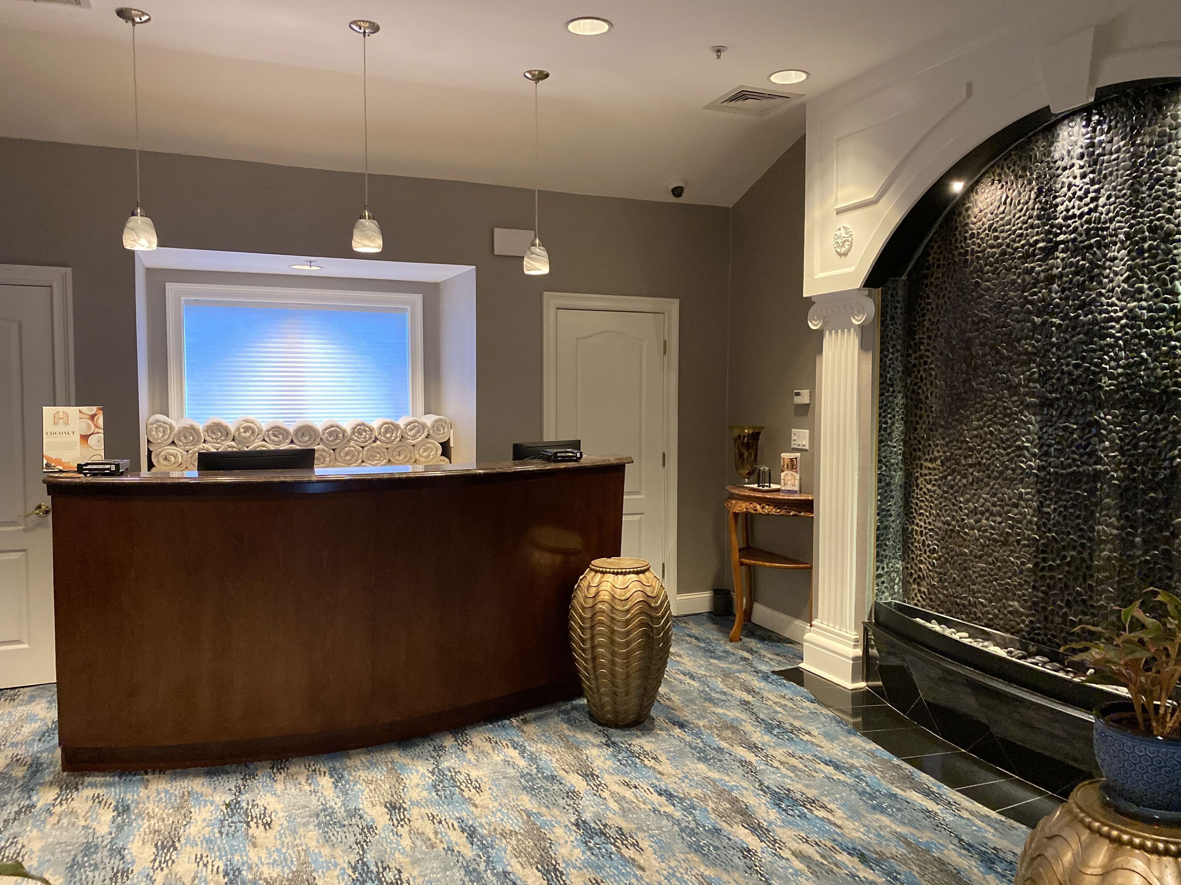 couples treatment room(s), sauna, hot tub, steam room, body treatments