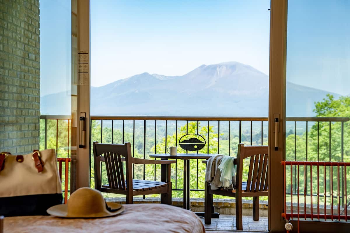 standard twin room, non smoking | in-room safe, desk, laptop workspace, blackout curtains