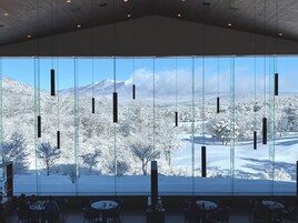 Breakfast, lunch, dinner served; garden views