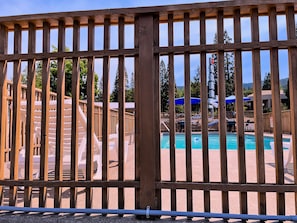 Seasonal outdoor pool - Ashland Motel - Oregon (Ashland)