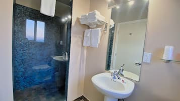 Shower, free toiletries, towels