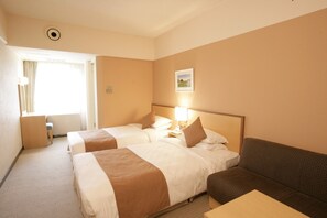 In-room safe, blackout drapes - Furano Prince Hotel (Furano)