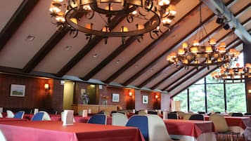 2 ristoranti, aperti a cena