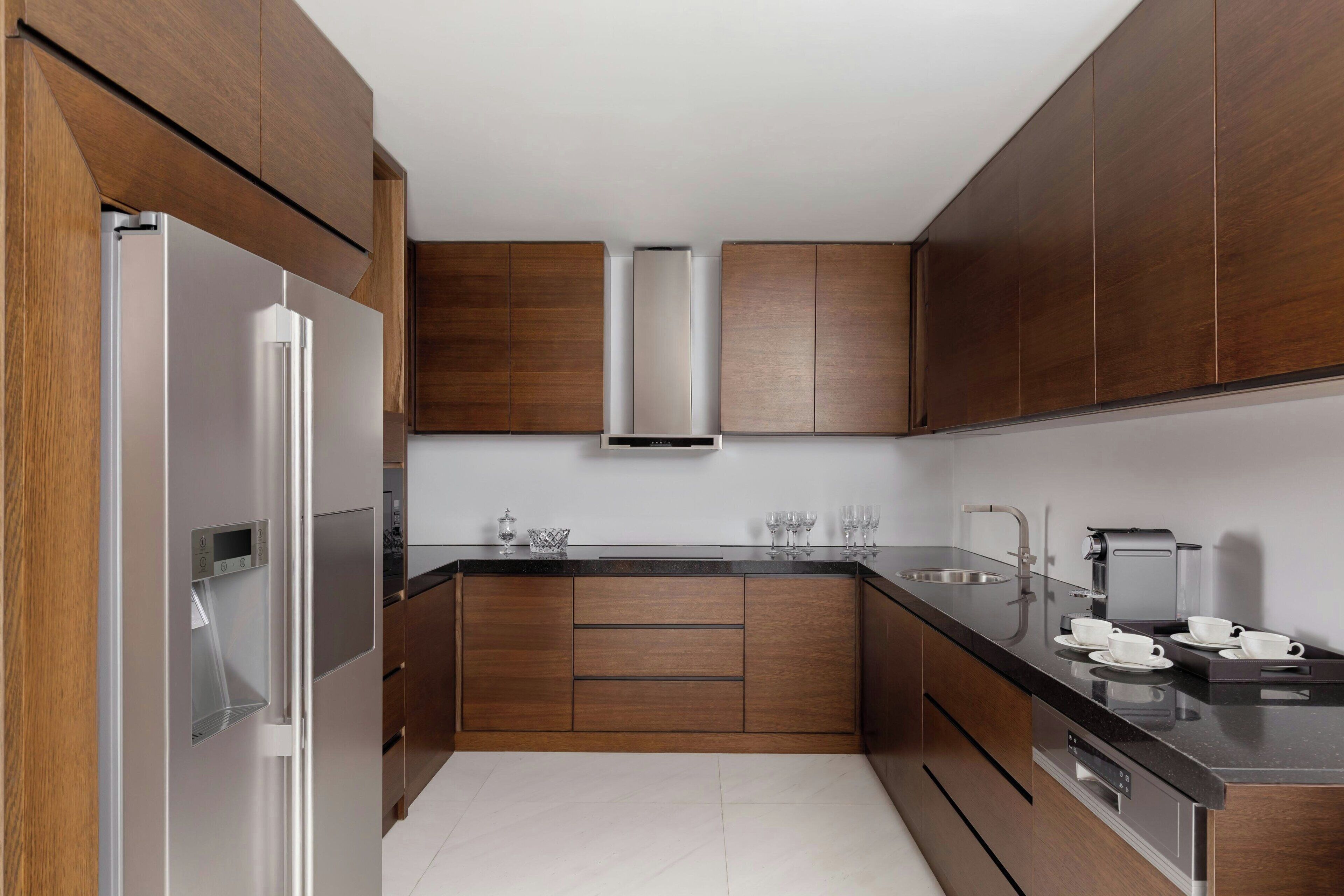 presidential suite, 1 king bed, smoking | 1 bedroom, minibar, in-room safe, desk