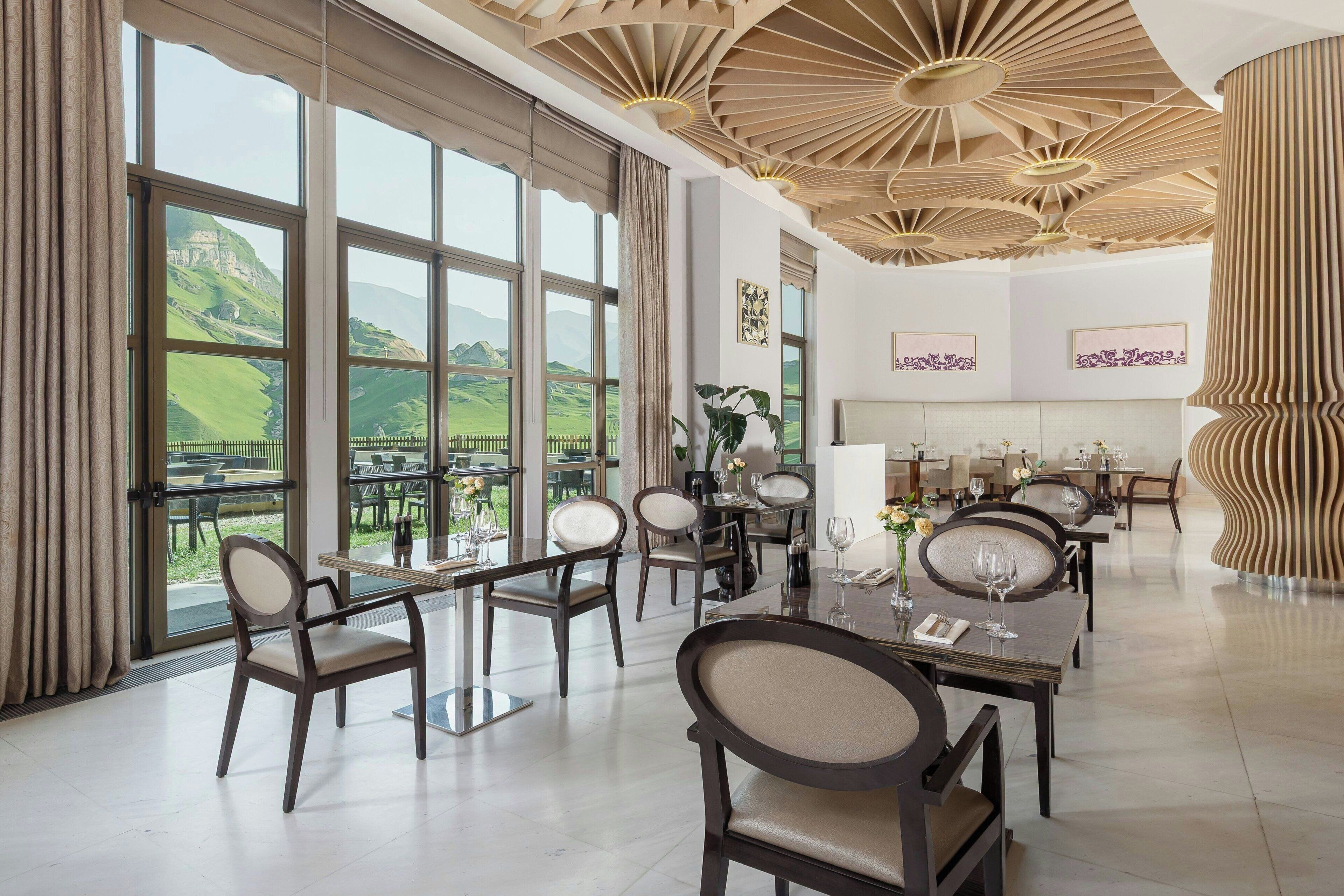 2 restaurants, breakfast, lunch, dinner served; international cuisine