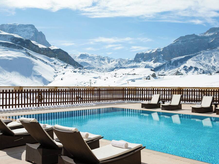 Piscine couverte, piscine extérieure