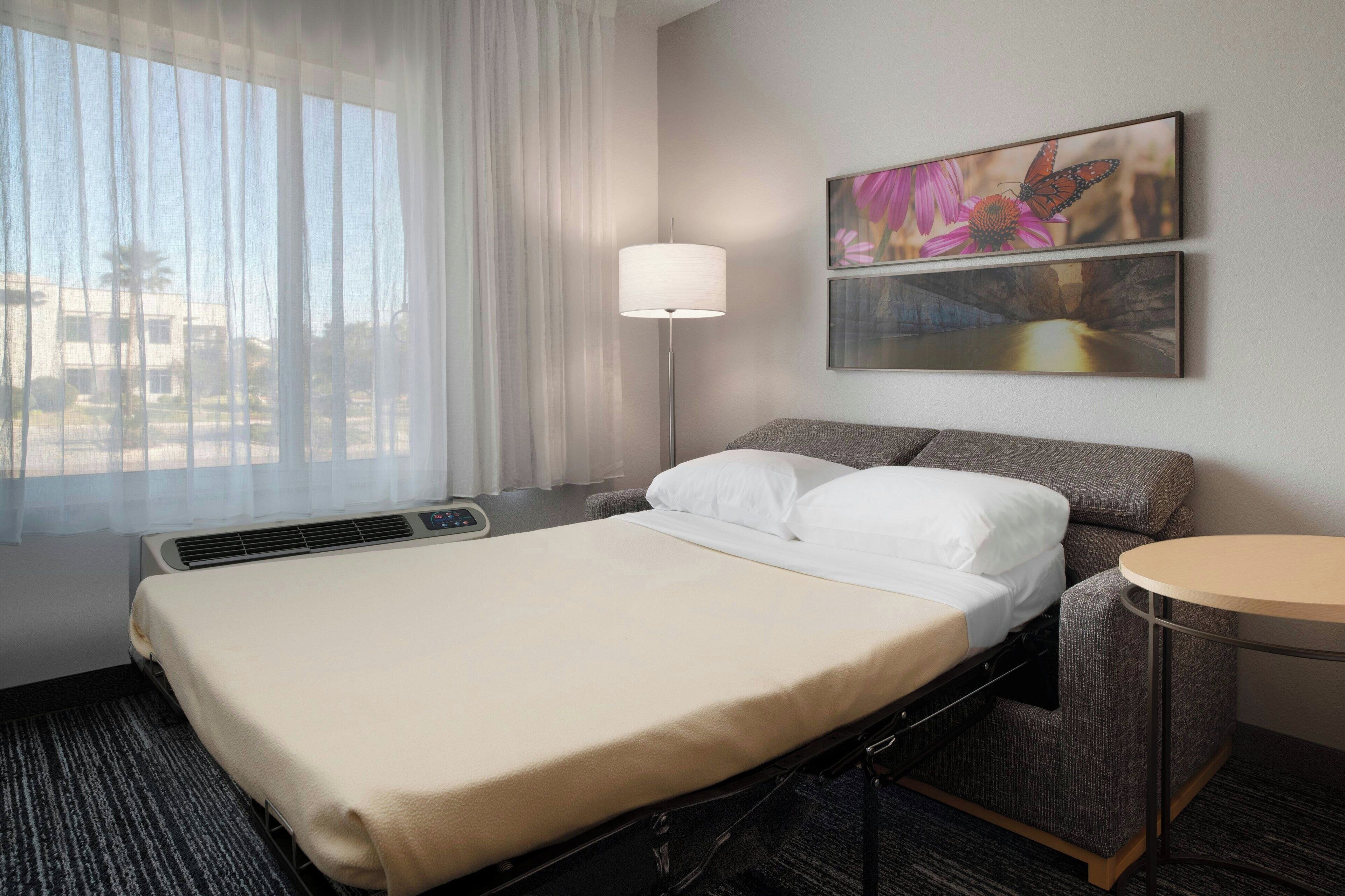 1 bedroom, pillow-top beds, in-room safe, laptop workspace