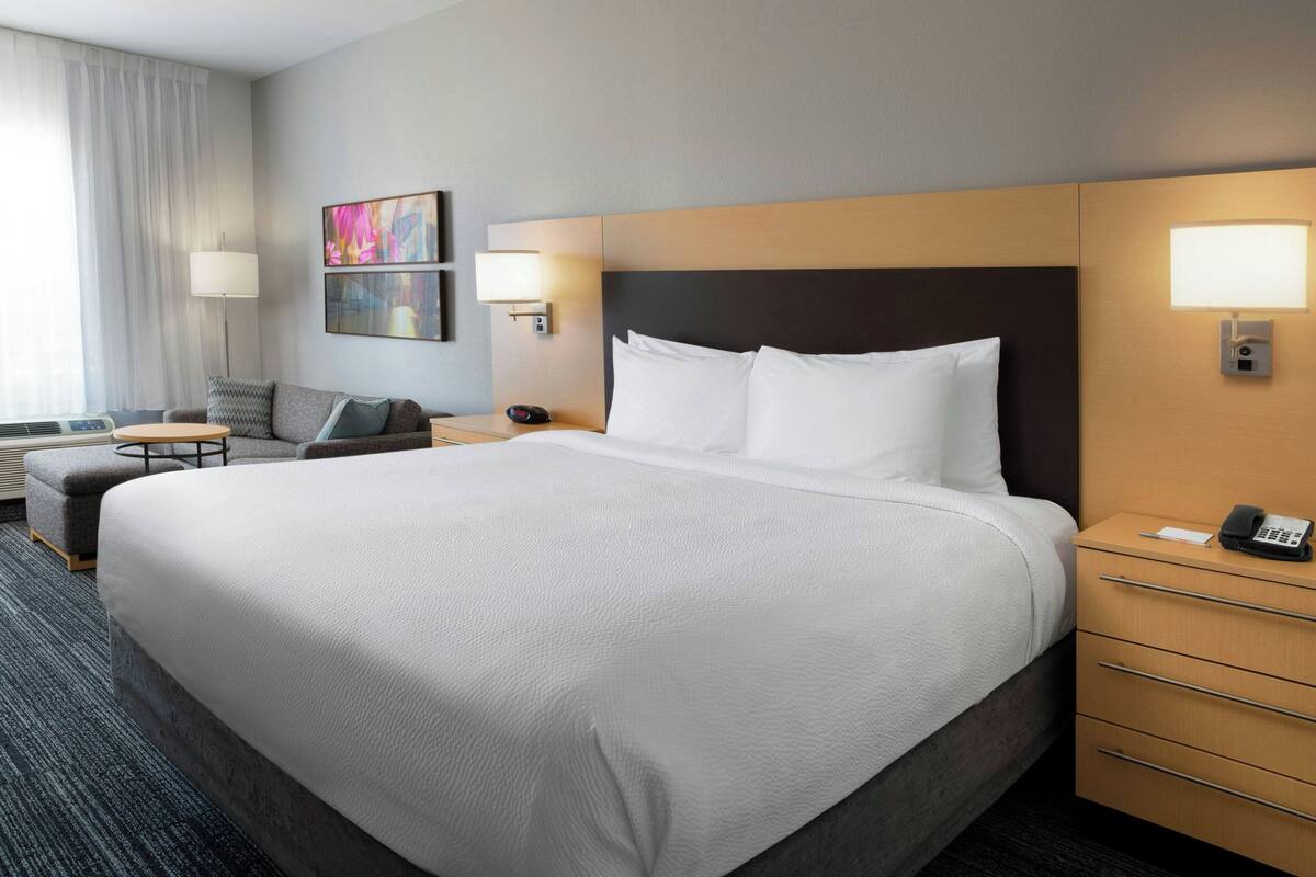 1 bedroom, pillow-top beds, in-room safe, laptop workspace