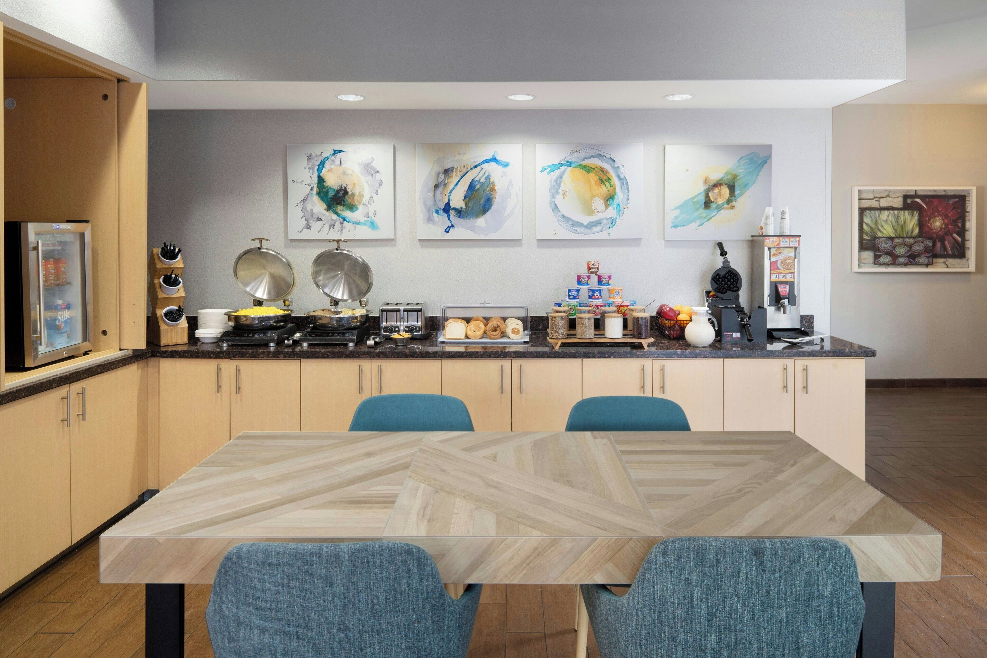 free daily continental breakfast