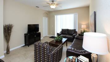 House, 4 Bedrooms, Non Smoking, Private Pool | Living area