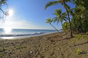 Beach nearby - Poor Man's Paradise (Drake Bay)