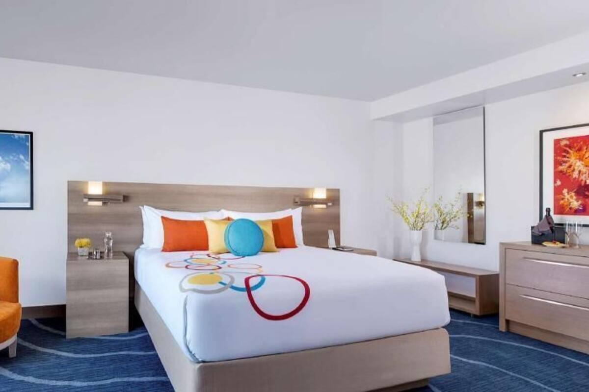 Premium bedding, down comforters, in-room safe, desk