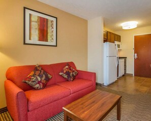 Suite, 1 Queen Bed with Sofa bed, Non Smoking, Kitchen | Desk, iron/ironing board, free WiFi, bed sheets - MainStay Suites Grand Island (Grand Island)