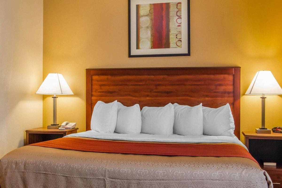 Desk, iron/ironing board, free WiFi, bed sheets