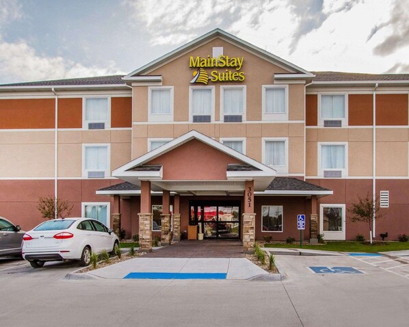 Exterior - MainStay Suites Grand Island (Grand Island)