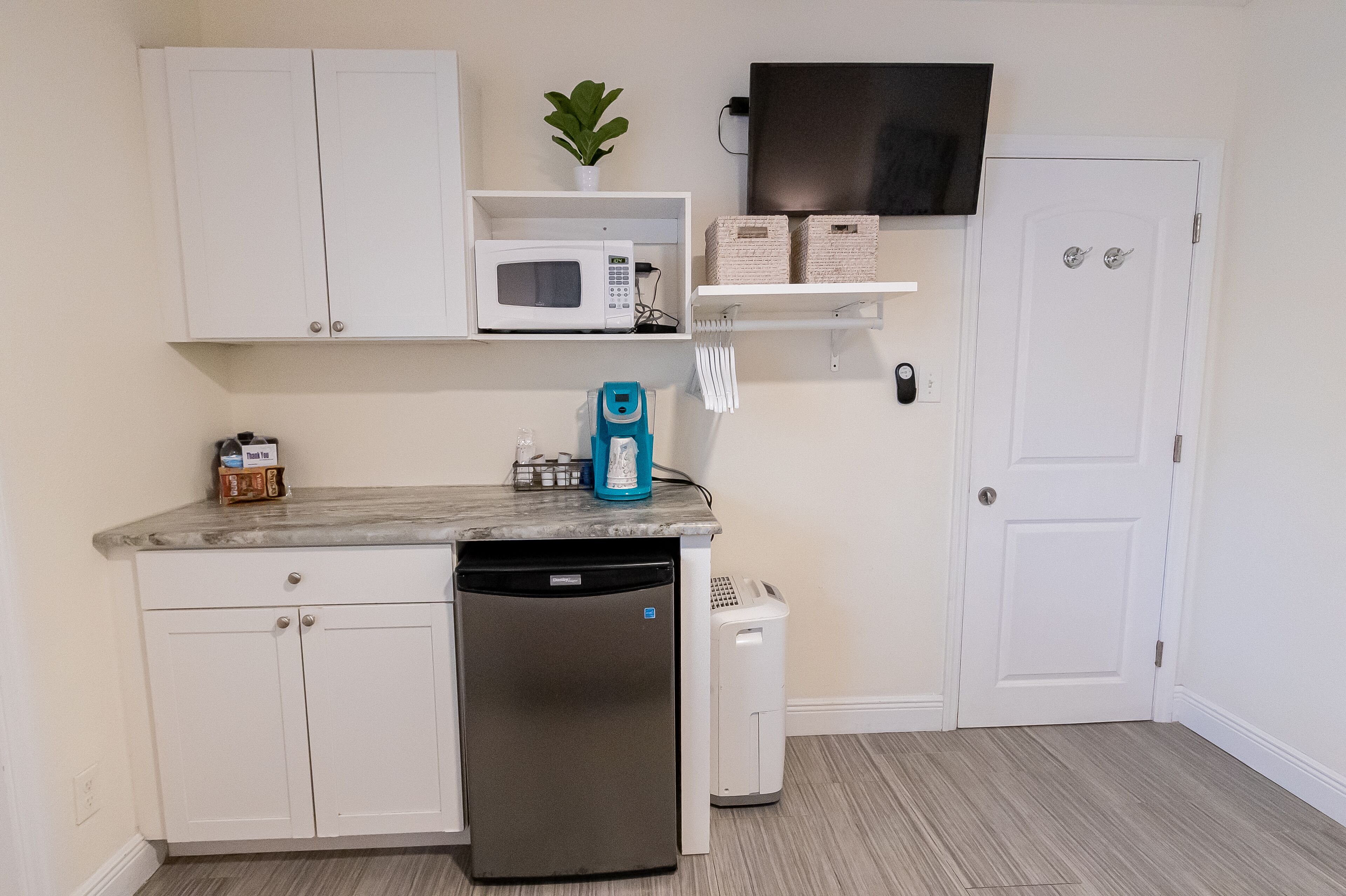 luxury studio, 1 king bed | down duvets, individually decorated, individually furnished