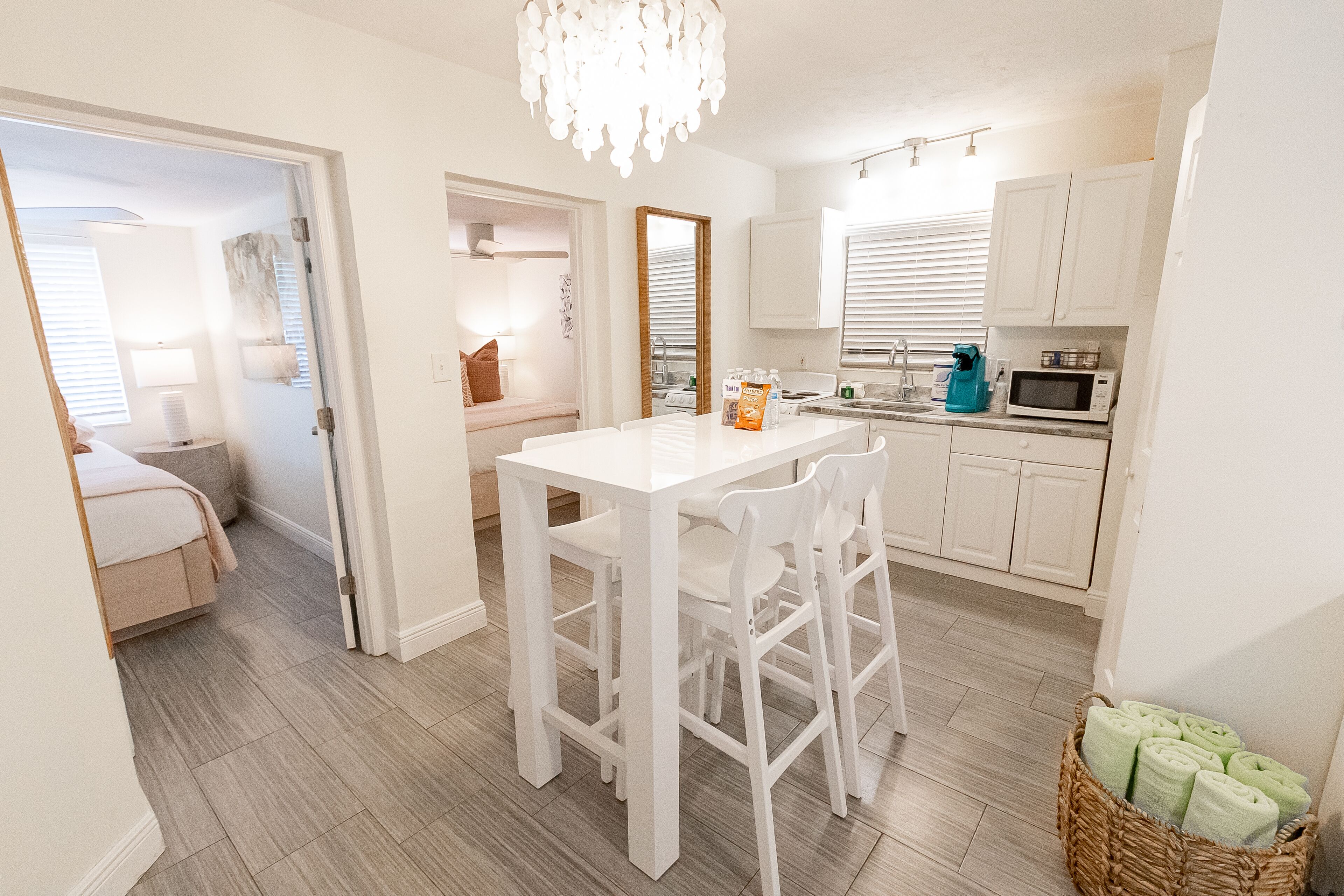 2 Bedroom Suite  | Eigene Kochnische