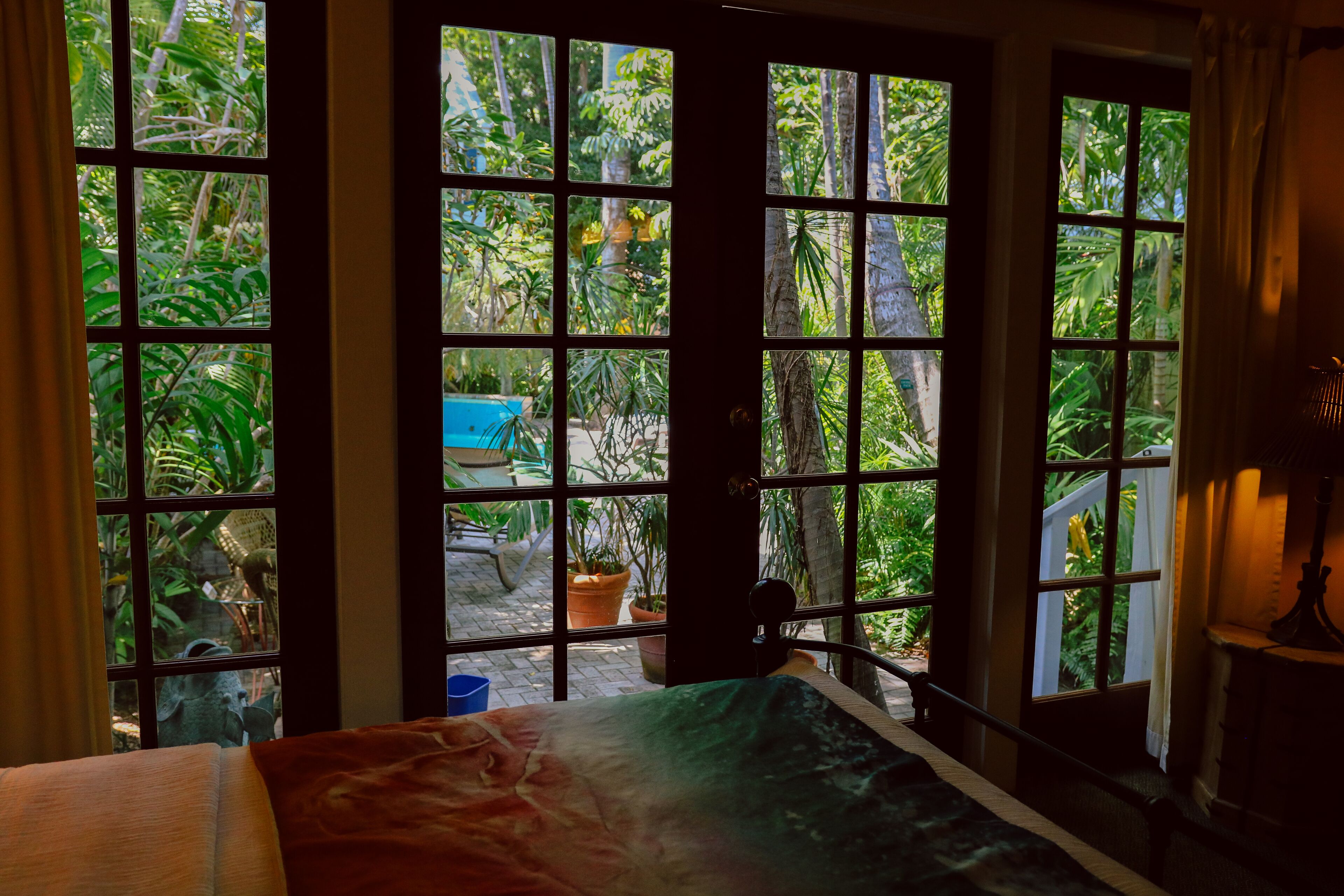 Rom – premium, 1 queensize-seng, terrasse, hageutsikt (6 Poinciana Patio - Adults Only) | Terrasse/patio