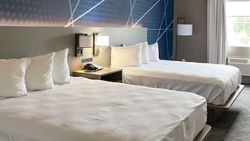 Habitación estándar, 2 camas de matrimonio, no fumadores | Escritorio, espacio para trabajar con un portátil, cortinas opacas