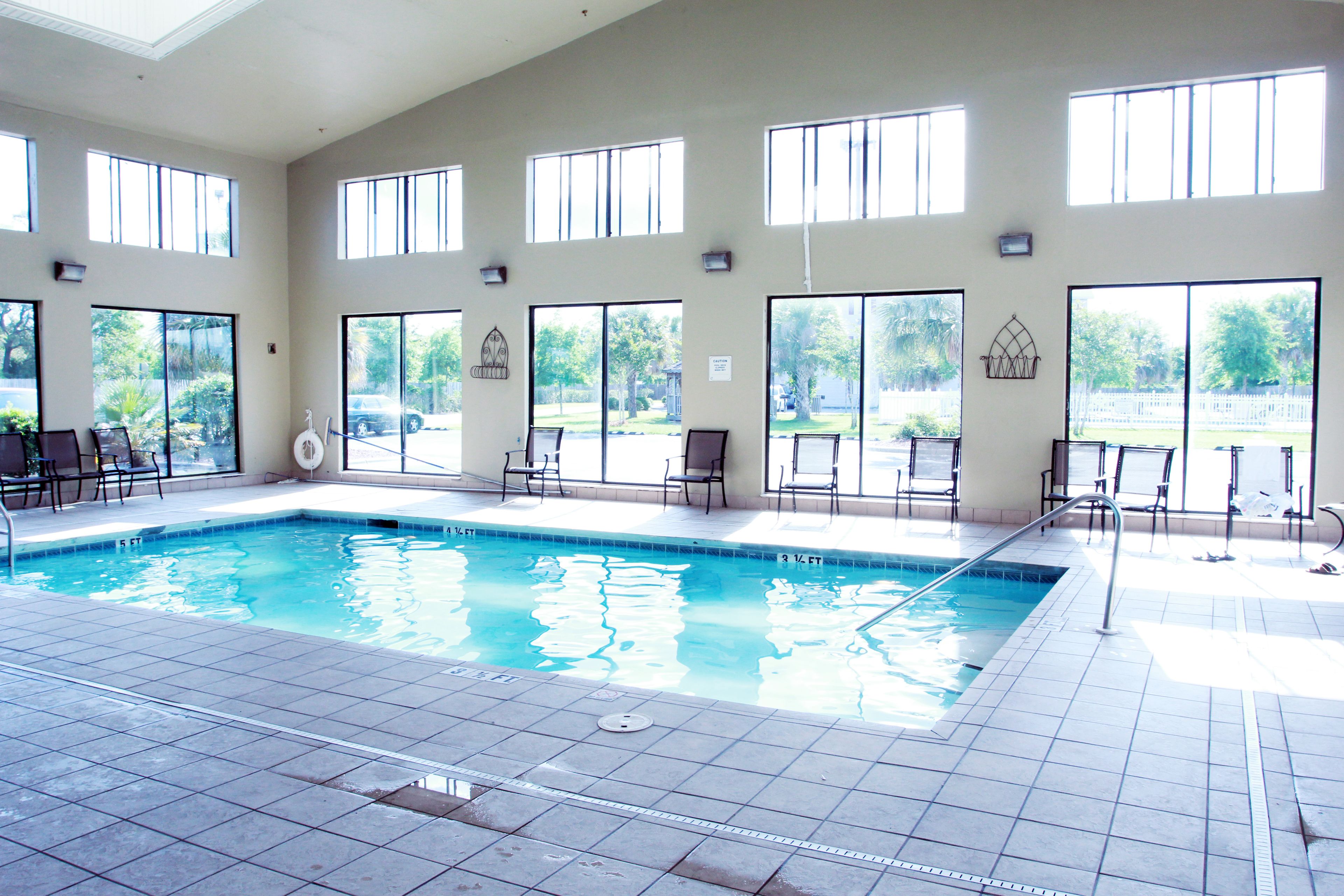 Hồ bơi trong nhà, hồ bơi ngoài trời 