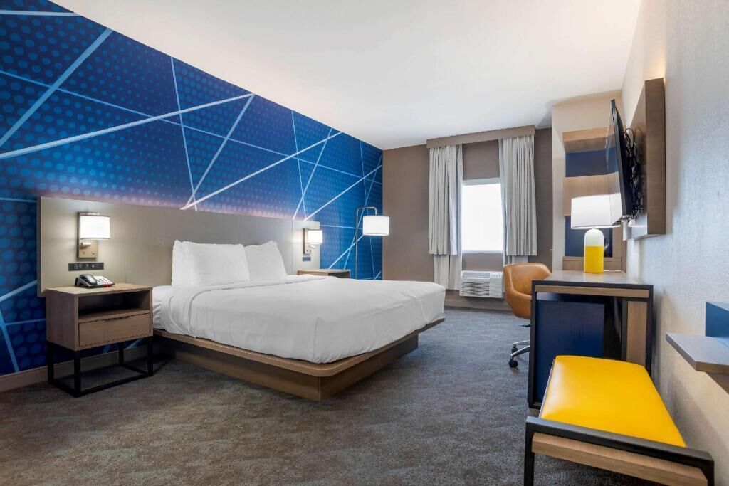 Bureau, espace de travail pour ordinateur portable, rideaux occultants