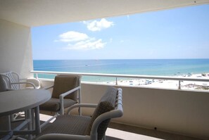 Condo Premier, 1 habitación | Balcón