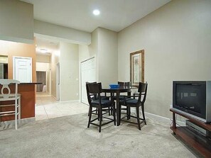 Standard Condo, 3 Bedrooms | In-room dining - Villagio by Perdido Key Resort Mgmt (Pensacola)