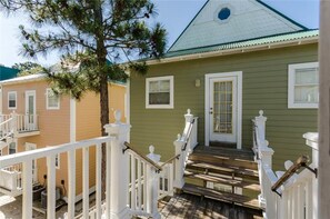 Condo, 1 Bedroom | 1 bedroom, individually decorated, individually furnished, free WiFi - Purple Parrot Village (Pensacola)